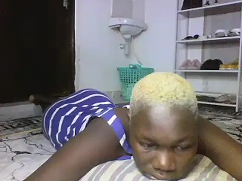 Snapshot of sexyqueen02 chatting on 03.03.25 sexyqueen02 online show from 03.03.25