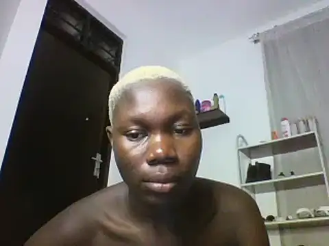 Snapshot of sexyqueen02 chatting on 03.05.25 sexyqueen02 online show from 03.05.25