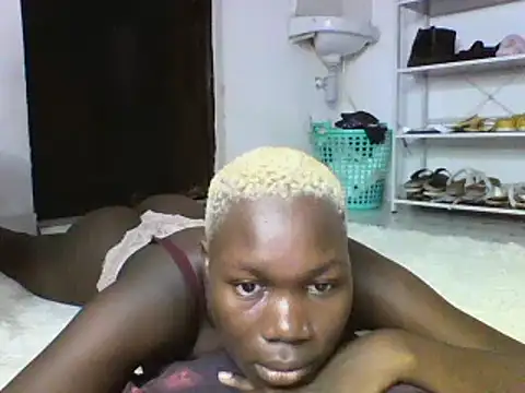 Snapshot of sexyqueen02 chatting on 03.08.25 sexyqueen02 online show from 03.08.25