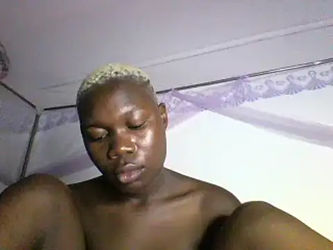 Snapshot of sexyqueen02 chatting on 03.12.25 sexyqueen02 online show from 03.12.25