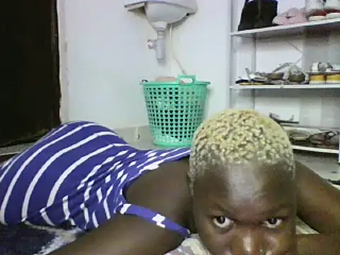 Snapshot of sexyqueen02 chatting on 03.16.25 sexyqueen02 online show from 03.16.25