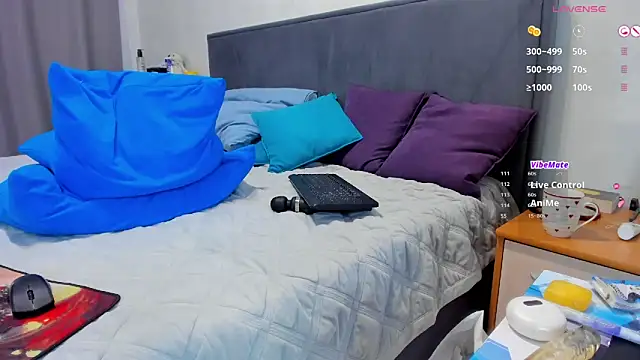  Luna Ly online show from 11.19.25