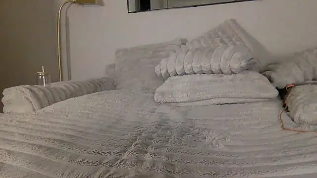 deliciousdearra69 online show from 12.14.25