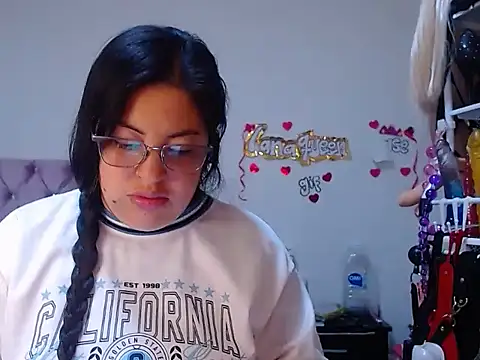 lanaqueen699 online show from 04.14.26