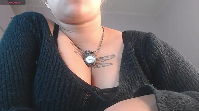 april bunnyy online show from 10.25.25