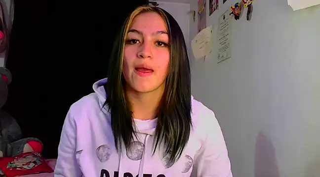 lucycherry   online show from 12.11.24