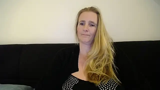 XXNikkie online show from 12.21.24