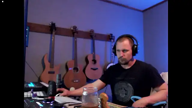 Snapshot of itsjameswebbscope chatting on 02.03.26 itsjameswebbscope online show from 02.03.26