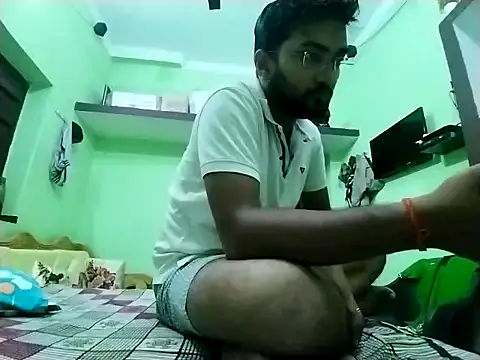 Snapshot of bigvorn6 chatting on 10.19.25 bigvorn6 online show from 10.19.25