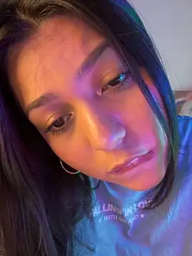 Snapshot of Maii_chan chatting on 10.13.25 Maii chan online show from 10.13.25