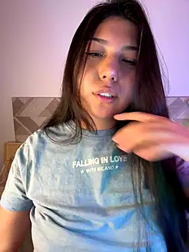 Snapshot of Maii_chan chatting on 10.19.25 Maii chan online show from 10.19.25