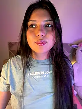 Snapshot of Maii_chan chatting on 10.22.25 Maii chan online show from 10.22.25