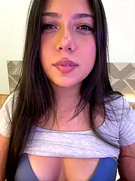 Snapshot of Maii_chan chatting on 11.28.25 Maii chan online show from 11.28.25