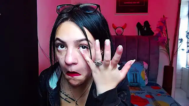 Violettasquirt online show from 10.04.25