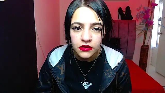 Violettasquirt online show from 10.22.25