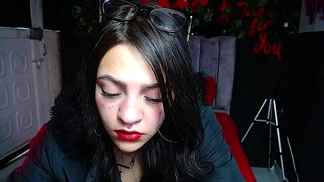 Snapshot of Violettasquirt chatting on 05.07.26 Violettasquirt online show from 05.07.26