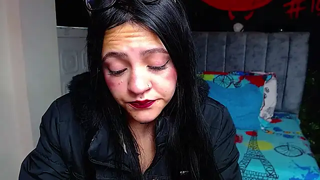 Snapshot of Violettasquirt chatting on 05.23.26 Violettasquirt online show from 05.23.26
