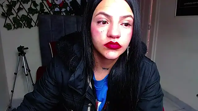 Snapshot of Violettasquirt chatting on 05.27.26 Violettasquirt online show from 05.27.26