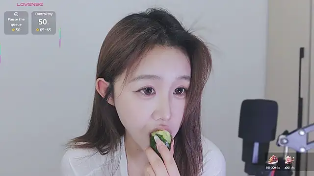 Hazel-11 online show from 02.19.25