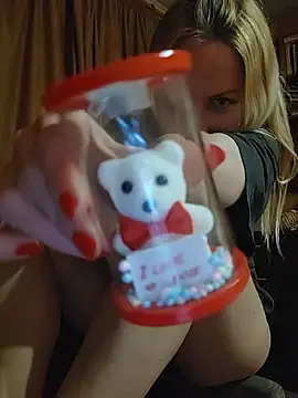 Linda 999 online show from 01.19.25