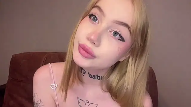 Snapshot of hanna_cry_baby chatting on 02.26.25 hanna cry baby online show from 02.26.25