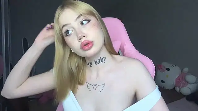 Snapshot of hanna_cry_baby chatting on 03.08.25 hanna cry baby online show from 03.08.25