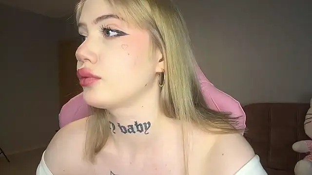 Snapshot of hanna_cry_baby chatting on 03.18.25 hanna cry baby online show from 03.18.25