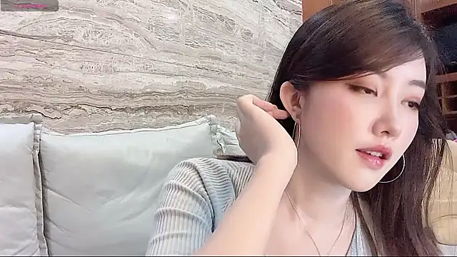 Snapshot of ruoling_19 chatting on 06.24.26 ruoling 19 online show from 06.24.26