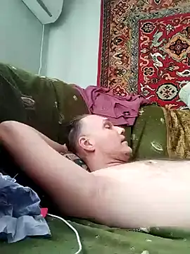 Pineapple04 online show from 02.10.25