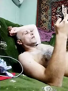 Pineapple04 online show from 02.10.25