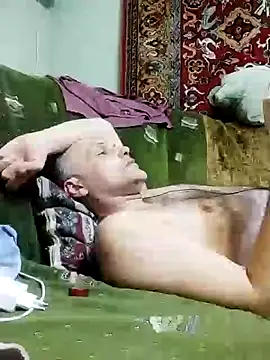 Pineapple04 online show from 03.01.25