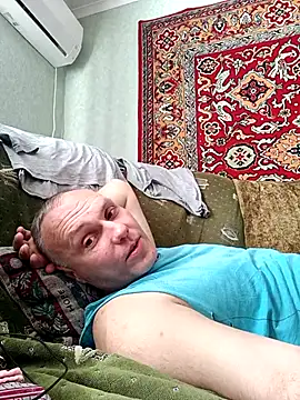 Pineapple04 online show from 09.28.25