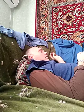 Pineapple04 online show from 10.04.25