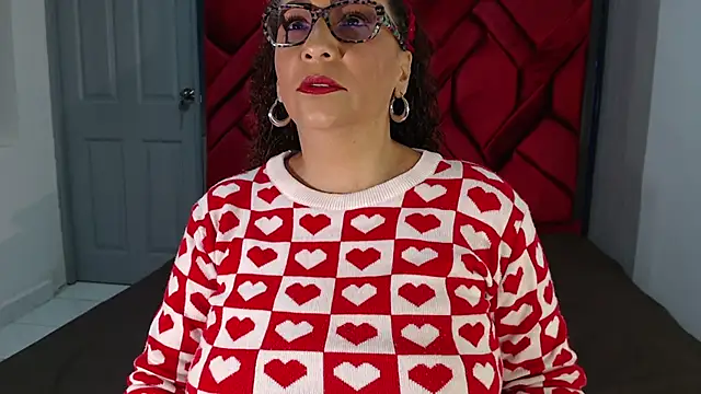 EvaMills1 online show from 02.09.25