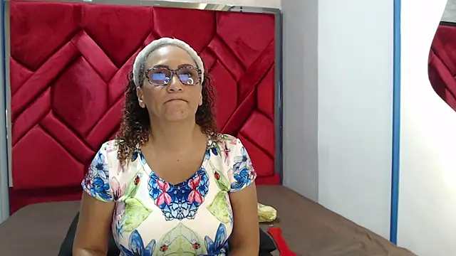 EvaMills1 online show from 02.28.25