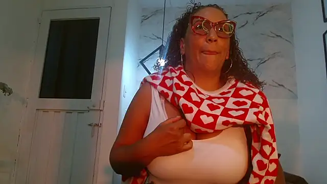 EvaMills1 online show from 09.15.25