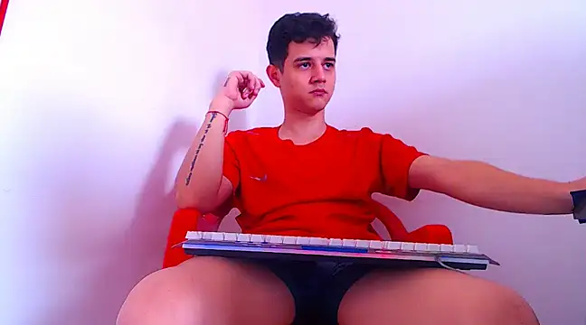 ADAM HOT online show from 03.08.25