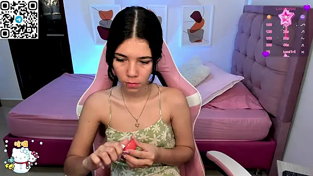 sofi cute01 online show from 12.30.24