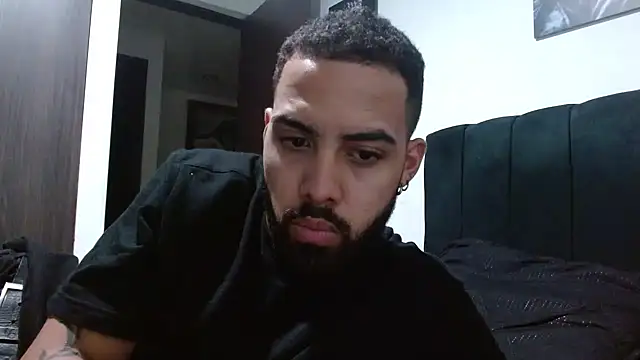 Hendry  online show from 12.04.24