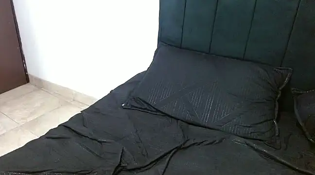 Hendry  online show from 12.06.24