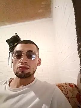 Snapshot of Suggarwhite18CM chatting on 11.10.25 Suggarwhite18CM online show from 11.10.25