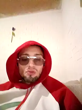 Snapshot of Suggarwhite18CM chatting on 11.12.25 Suggarwhite18CM online show from 11.12.25