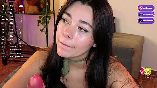 Snapshot of Soffimoon_ chatting on 02.11.25 Soffimoon  online show from 02.11.25