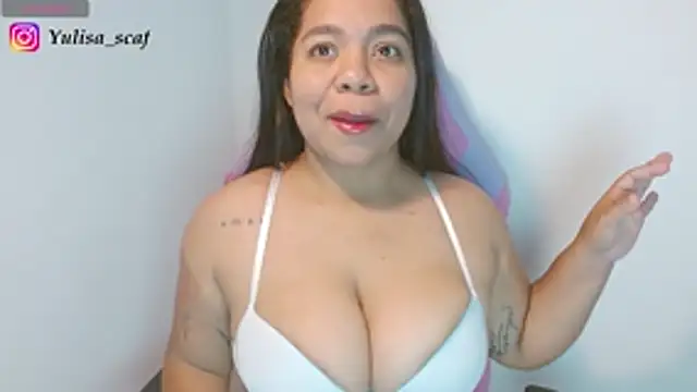 Snapshot of yulissa18 chatting on 06.15.26 yulissa18 online show from 06.15.26
