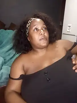 Missmoox24 online show from 02.15.26