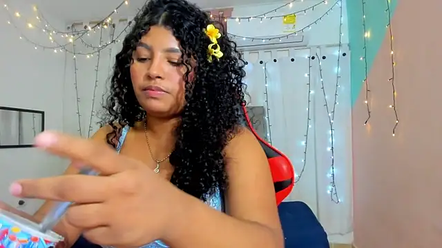 Snapshot of valentina_0_ chatting on 02.08.25 valentina 0 online show from 02.08.25