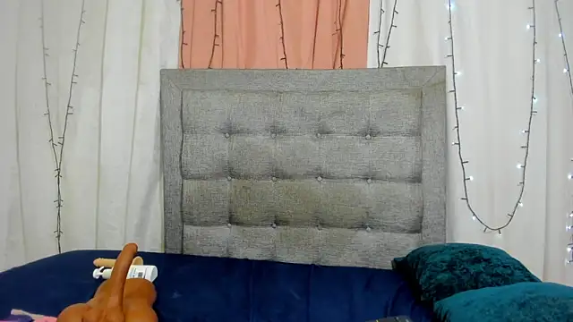 Snapshot of valentina_0_ chatting on 02.11.25 valentina 0 online show from 02.11.25