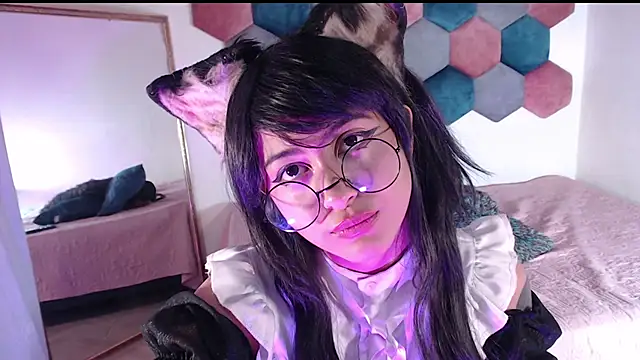 liz-beths online show from 02.24.25