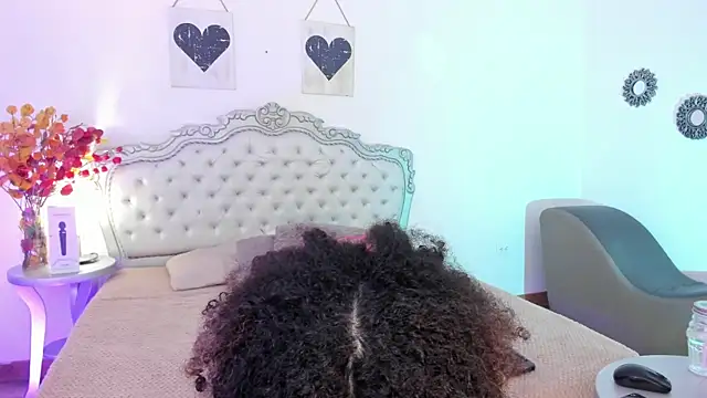 NiaColusi online show from 03.06.25