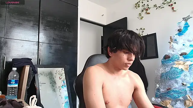 Haruto2001 online show from 12.15.24